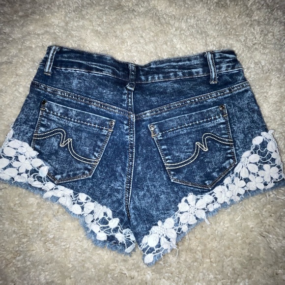 Hot Kiss Jean Shorts sz 1 - Picture 2 of 4